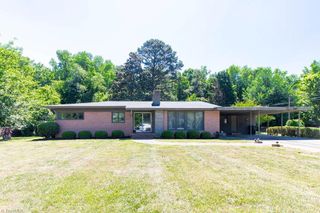 134 Maplewood Avenue, Thomasville, NC 27360