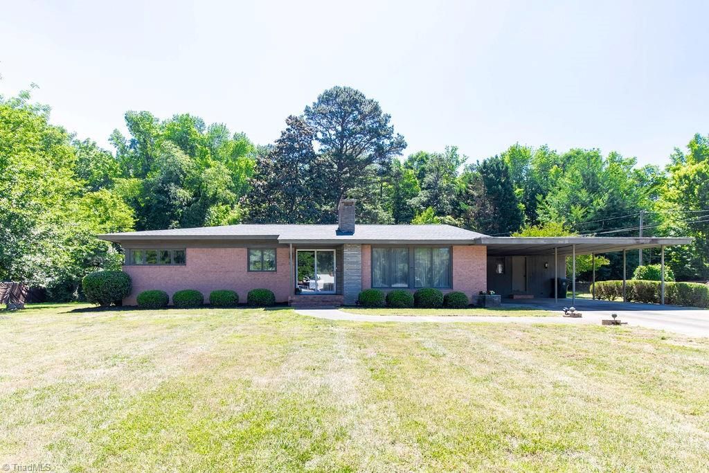 134 Maplewood Avenue, Thomasville, NC 27360