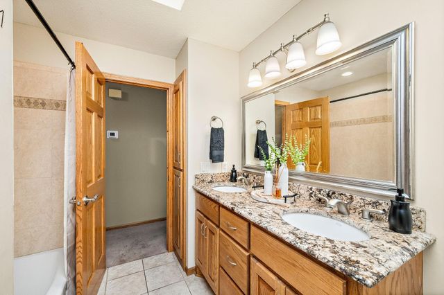 9303 Washburn Avenue N, Brooklyn Park, MN 55444