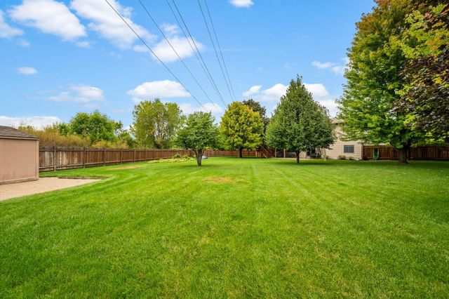 9303 Washburn Avenue N, Brooklyn Park, MN 55444