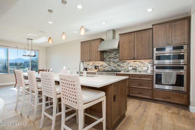 1438 E Quartzite Way, Green Valley, AZ 85614