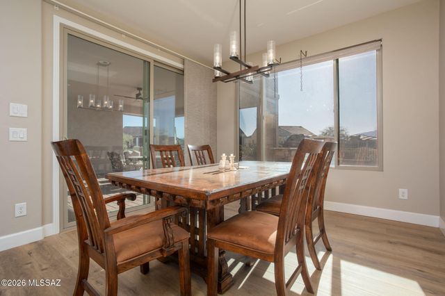 1438 E Quartzite Way, Green Valley, AZ 85614