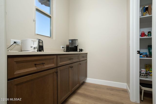 1438 E Quartzite Way, Green Valley, AZ 85614