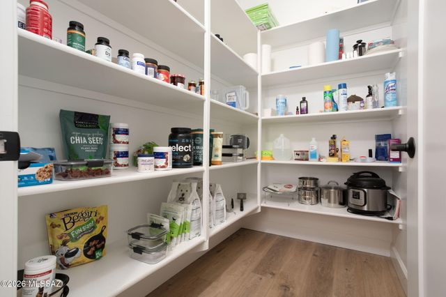 1438 E Quartzite Way, Green Valley, AZ 85614