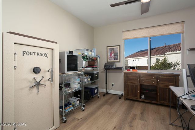 1438 E Quartzite Way, Green Valley, AZ 85614