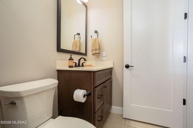 1438 E Quartzite Way, Green Valley, AZ 85614