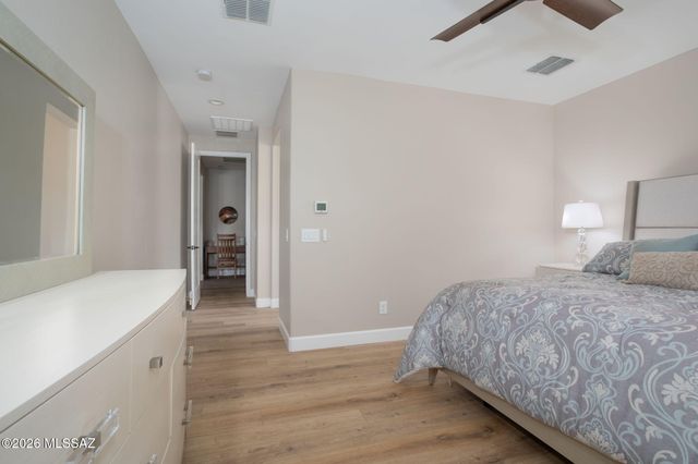 1438 E Quartzite Way, Green Valley, AZ 85614