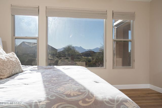 1438 E Quartzite Way, Green Valley, AZ 85614