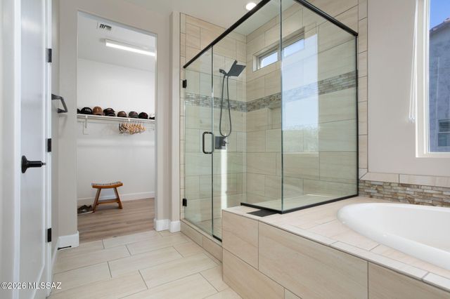 1438 E Quartzite Way, Green Valley, AZ 85614