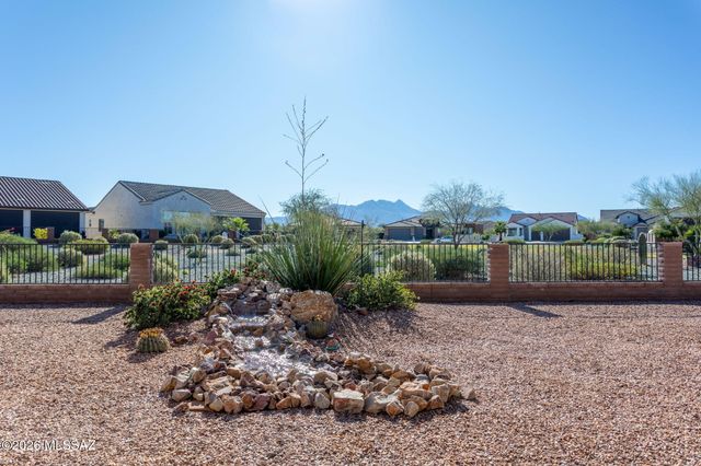 1438 E Quartzite Way, Green Valley, AZ 85614