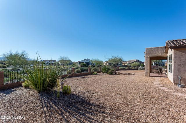 1438 E Quartzite Way, Green Valley, AZ 85614