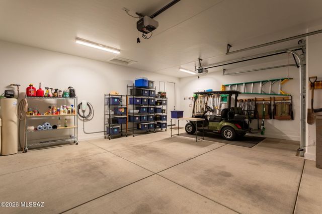 1438 E Quartzite Way, Green Valley, AZ 85614