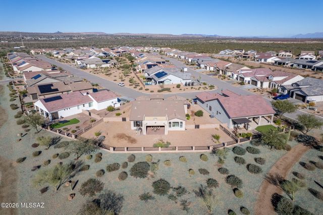 1438 E Quartzite Way, Green Valley, AZ 85614