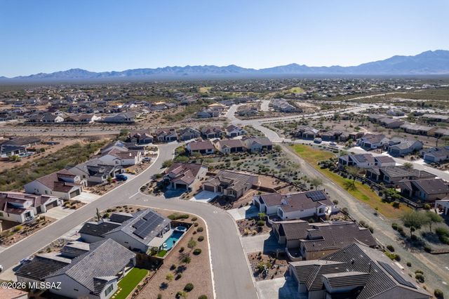 1438 E Quartzite Way, Green Valley, AZ 85614