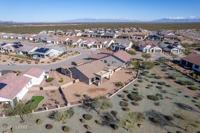 1438 E Quartzite Way, Green Valley, AZ 85614