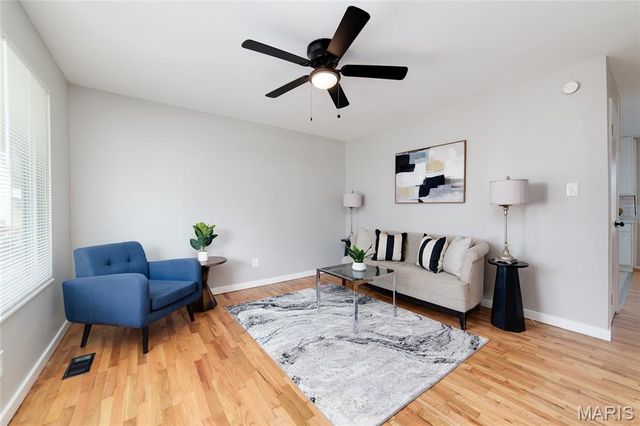 10430 Castle Drive, St Louis, MO 63136