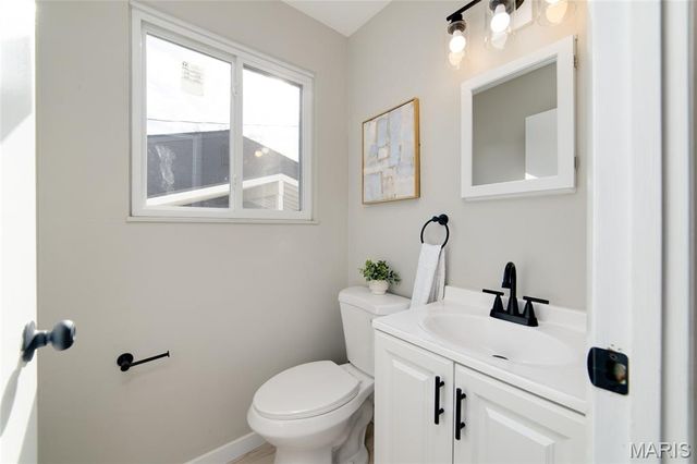 10430 Castle Drive, St Louis, MO 63136