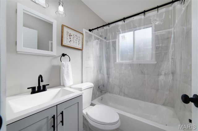 10430 Castle Drive, St Louis, MO 63136