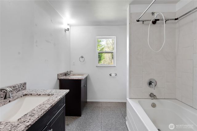 816 299th Street E, Roy, WA 98580