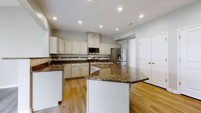 300 Cobblestone Lndg, Mount Juliet, TN 37122