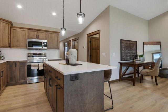 5607 Moss Trail, Eau Claire, WI 54701