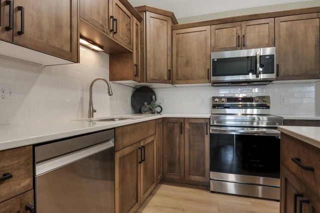 5607 Moss Trail, Eau Claire, WI 54701