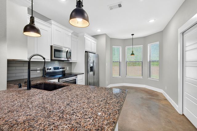 1501 S 7th Avenue, Denison, TX 75020