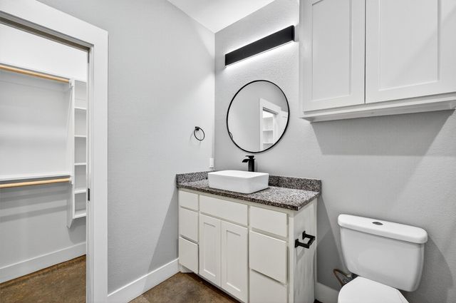 1501 S 7th Avenue, Denison, TX 75020