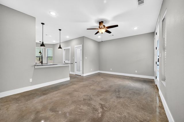 1501 S 7th Avenue, Denison, TX 75020