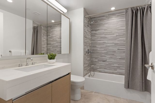 100 Lovejoy Wharf PH2D, Boston, MA 02114