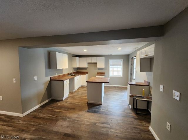 278 Wells Lock Road, Elizabeth, WV 26143