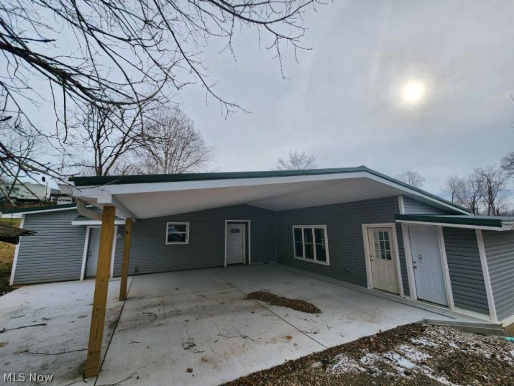 278 Wells Lock Road, Elizabeth, WV 26143