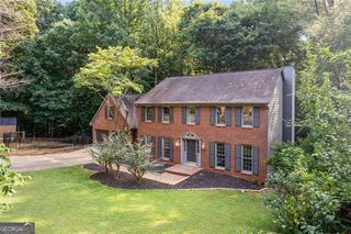 3752 Frederica Road NW, Berkeley Lake, GA 30096