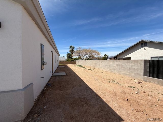 3225 N Jewel Street, Kingman, AZ 86409