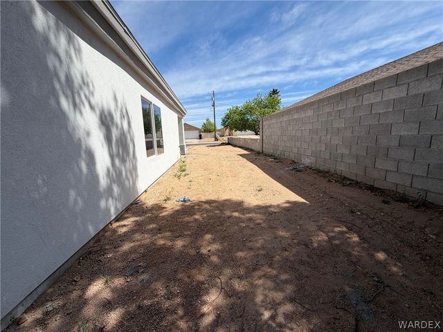 3225 N Jewel Street, Kingman, AZ 86409