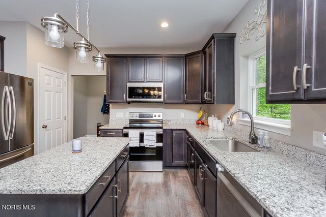 1709 Township Rd Ef, Swanton, OH 43558