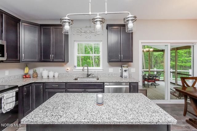 1709 Township Rd Ef, Swanton, OH 43558