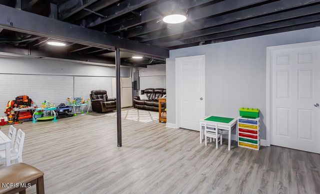 1709 Township Rd Ef, Swanton, OH 43558