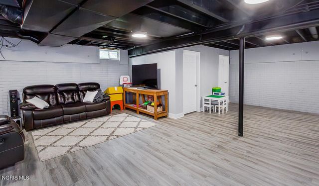 1709 Township Rd Ef, Swanton, OH 43558