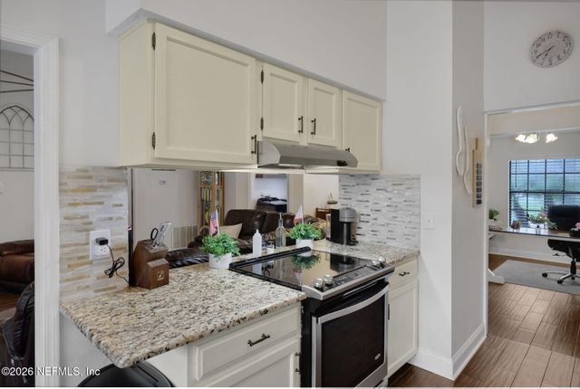 10927 GREAT SOUTHERN Drive, Jacksonville, FL 32257