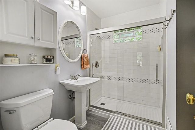 7025 Halsey Drive, Shawnee, KS 66216