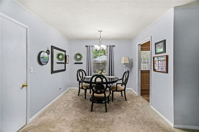 7025 Halsey Drive, Shawnee, KS 66216