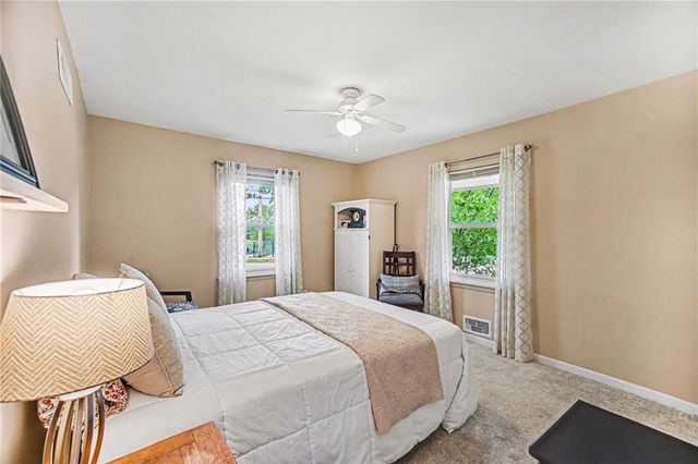 7025 Halsey Drive, Shawnee, KS 66216