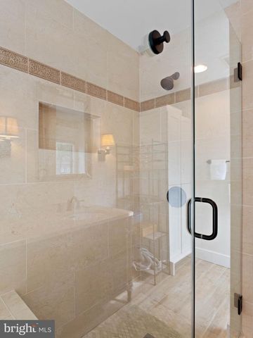 236 CARRIAGE HILL DR, Moorestown, NJ 08057