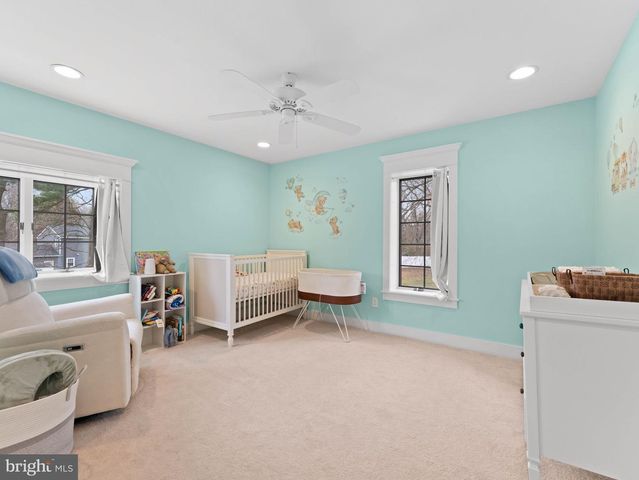 236 CARRIAGE HILL DR, Moorestown, NJ 08057