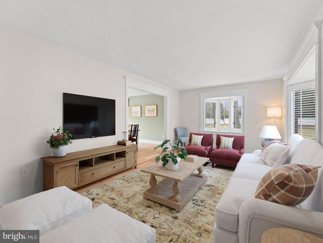 236 CARRIAGE HILL DR, Moorestown, NJ 08057