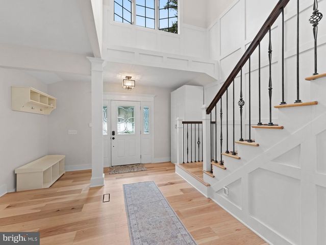 236 CARRIAGE HILL DR, Moorestown, NJ 08057
