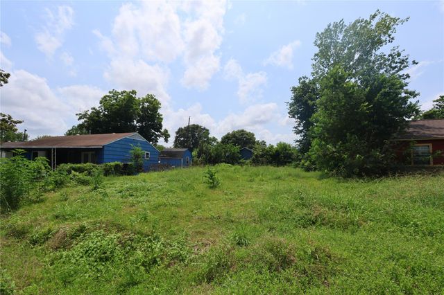 10414 Chesterfield Drive, Houston, TX 77051