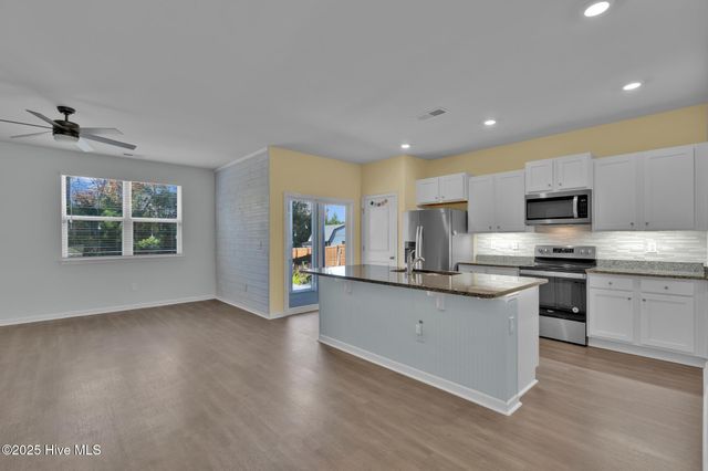 1551 Murre Court SE, Bolivia, NC 28422