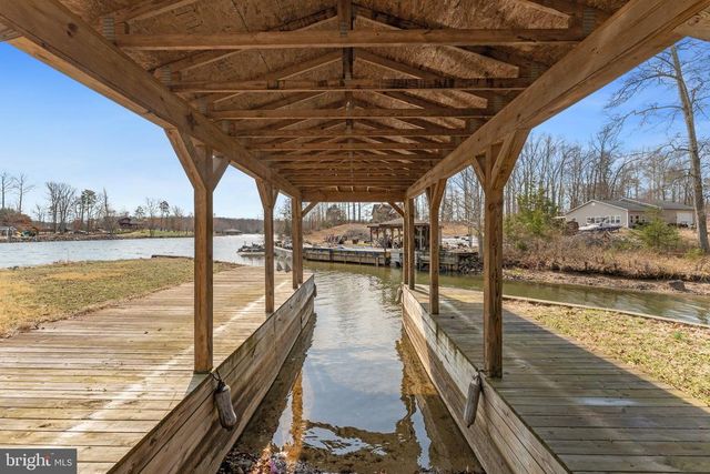 215 LAKEWOOD LANDING DR, Bumpass, VA 23024